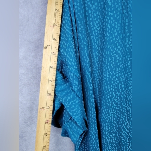 Lane Bryant  Teal Dot Mix Media Split Neck Top Size 18/20 - Picture 11 of 12